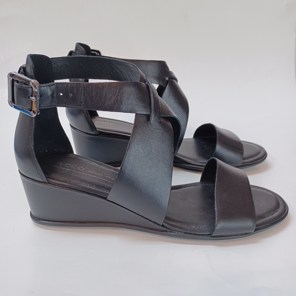 Ecco Wedge Sandals Black Leather Open Toe Ankle Strap Heels Shape 35 Womens 8 - Picture 10 of 16